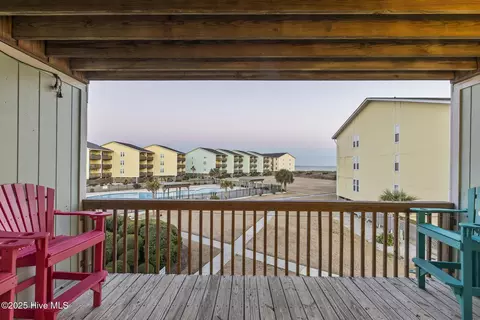 918 N New River Dr #322, Surf City, NC 28445