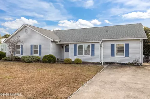 115 Bowen St, Atlantic Beach, NC 28512