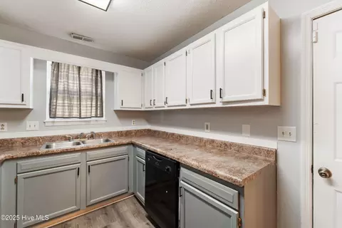 3003 E Windgate Ct, Jacksonville, NC 28546 photo 20
