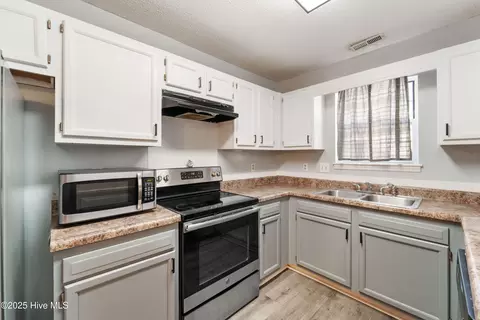 3003 E Windgate Ct, Jacksonville, NC 28546 photo 18