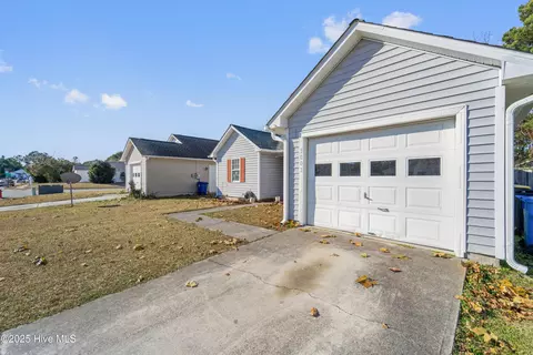 3003 E Windgate Ct, Jacksonville, NC 28546 photo 6