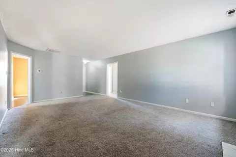 3003 E Windgate Ct, Jacksonville, NC 28546 photo 12