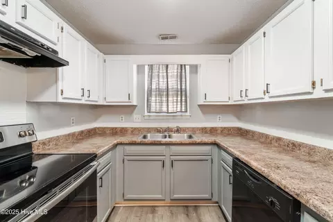 3003 E Windgate Ct, Jacksonville, NC 28546 photo 21