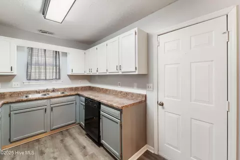 3003 E Windgate Ct, Jacksonville, NC 28546 photo 19
