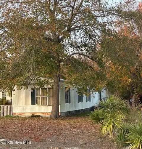 4686 Bluewater St SE, Southport, NC 28461