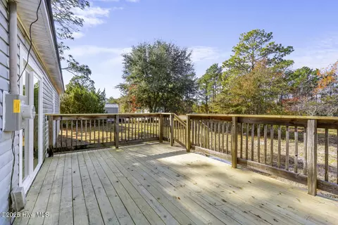 Exterior - 81 Crown Point Rd, Hubert, NC 28539 photo 2 of 3