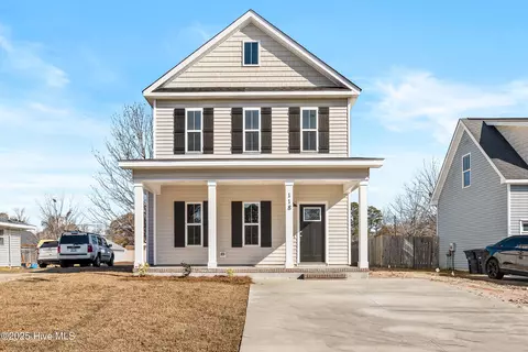 118 Thompson St, Jacksonville, NC 28540