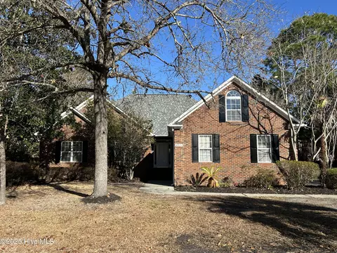 4921 Crosswinds Dr, Wilmington, NC 28409