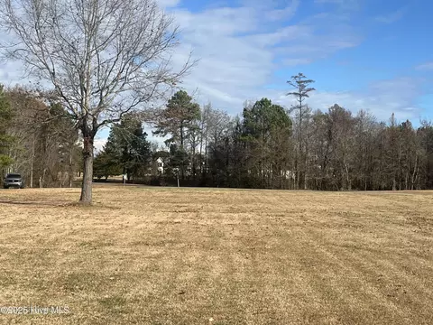 446 Pointe Vista Dr, Elizabeth City, NC 27909