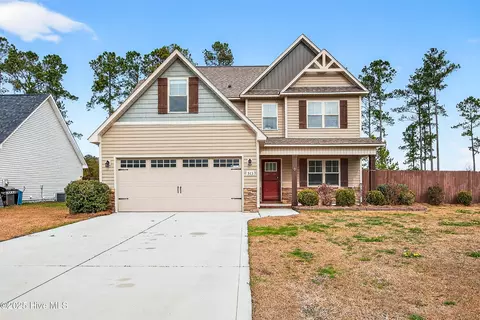 513 Maggies Ct, Jacksonville, NC 28540