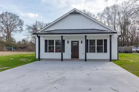 214 E Railroad St, La Grange, NC 28551
