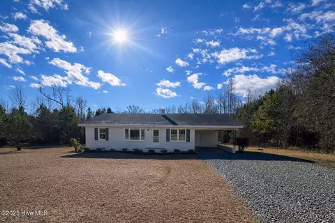 9838 Hinnant-edgerton Rd, Kenly, NC 27542