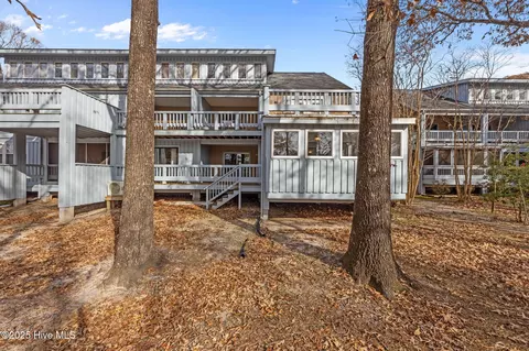 1304 Harbourside Dr, New Bern, NC 28560