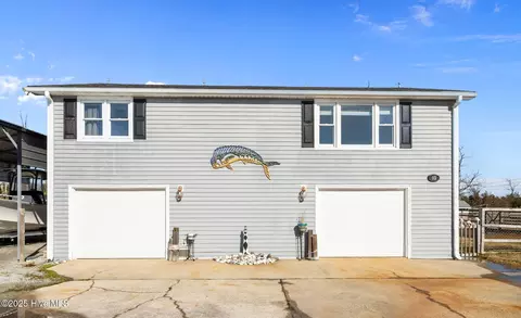 112 Croaker St, Davis, NC 28524