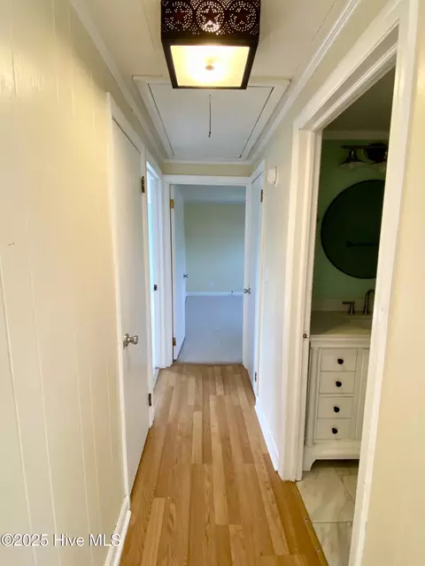 Entry Way - 112 Croaker St, Davis, NC 28524 photo 1 of 1