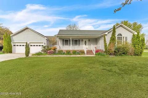 22 Antinori Ln S, Tabor City, NC 28463