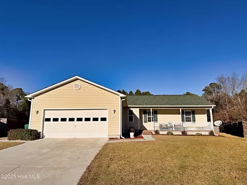 1050 Shirley Dr, Jacksonville, NC 28540