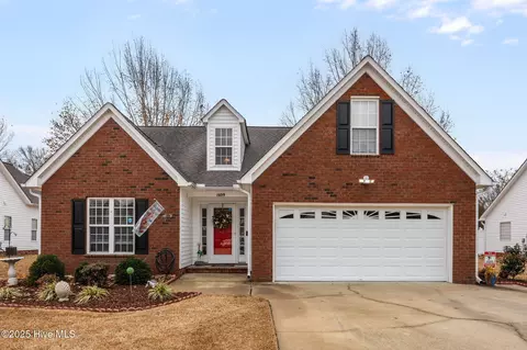 1609 Thayer Dr, Winterville, NC 28590