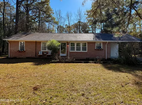 1104 Middle Sound Loop Rd, Wilmington, NC 28411
