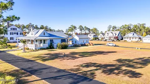 790 E Harborside Rd, Oriental, NC 28571 photo 3