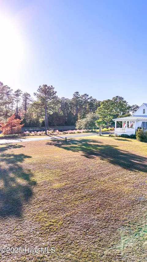 790 E Harborside Rd, Oriental, NC 28571 photo 5