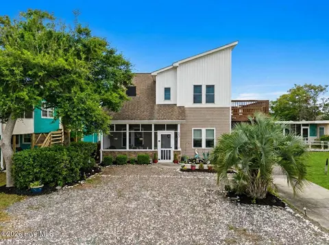 137 Fourth Ave N, Kure Beach, NC 28449