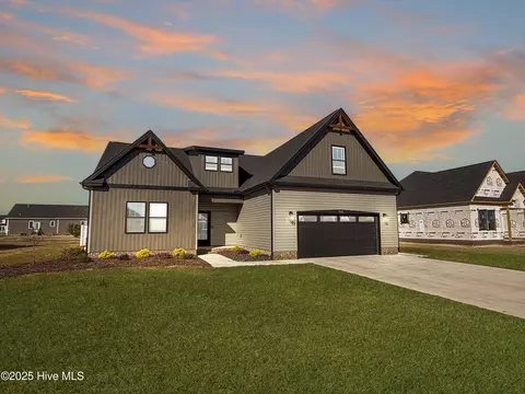 108 Yawl St, Elizabeth City, NC 27909