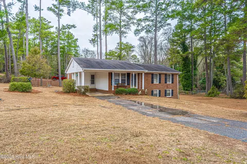 1213 Oak Ave, Hamlet, NC 28345
