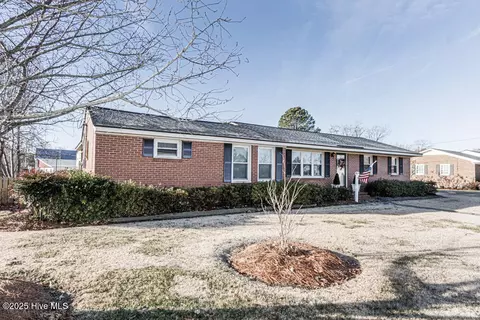 201 W Cross St, Nashville, NC 27856