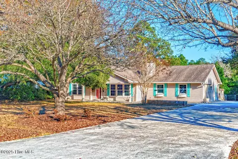 174 Fox Dr, Cape Carteret, NC 28584