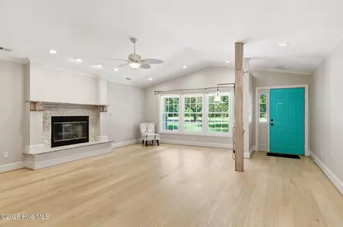 174 Fox Dr, Cape Carteret, NC 28584