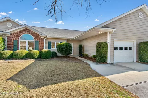 26 Forest Oaks Dr, Southport, NC 28461