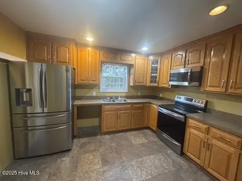 Kitchen - 106 Ryan Ln, Murfreesboro, NC 27855 photo 1 of 1