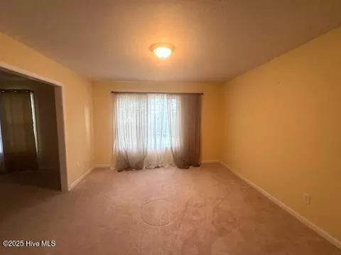 Living - 106 Ryan Ln, Murfreesboro, NC 27855 photo 2 of 3