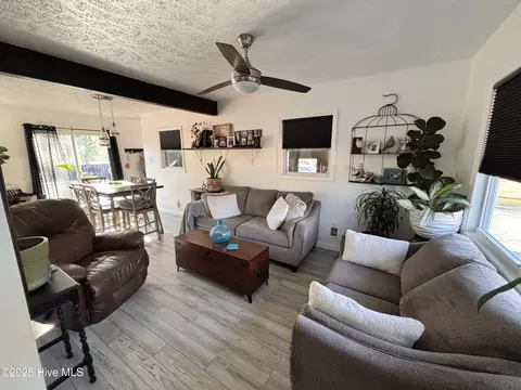 4220 Bonnetsville Rd, Clinton, NC 28328