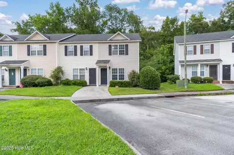 338 Bracken Pl, Jacksonville, NC 28540