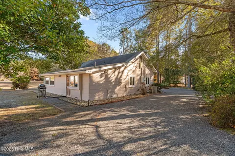 Exterior - 30 Windmere Rd, Pinehurst, NC 28374 photo 7 of 10