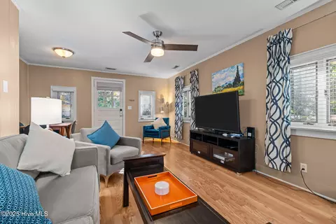 Living - 30 Windmere Rd, Pinehurst, NC 28374 photo 2 of 4