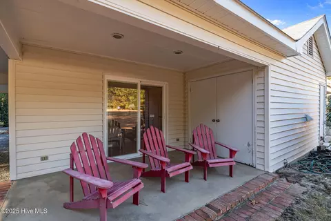 Exterior - 30 Windmere Rd, Pinehurst, NC 28374 photo 2 of 10