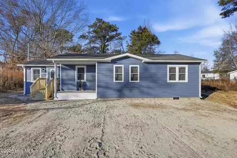 1331 Millpond Rd, Elizabeth City, NC 27909