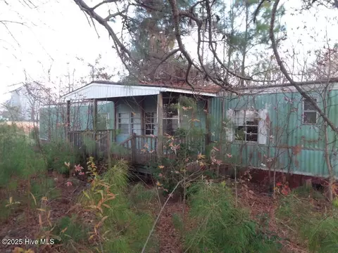 401 S Maple St, Oak City, NC 27857