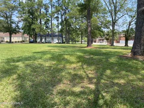 705 N Thompson St, Whiteville, NC 28472