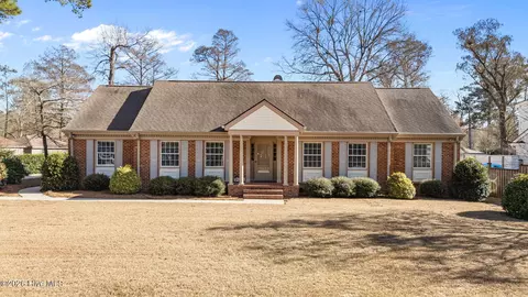 302 W Wilson Creek Dr, Trent Woods, NC 28562