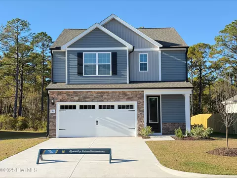 124 S Umbrella Palm Dr, Hampstead, NC 28443