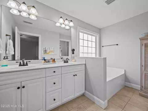 Bath - 123 Beagle Dr, Hubert, NC 28539 photo 2 of 5