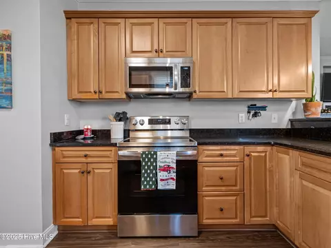 Kitchen - 123 Beagle Dr, Hubert, NC 28539 photo 3 of 3