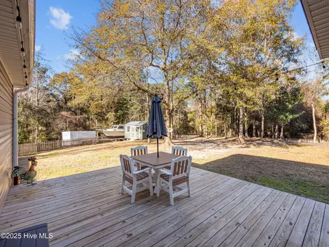 Exterior - 123 Beagle Dr, Hubert, NC 28539 photo 4 of 6