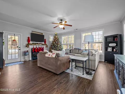 Living - 123 Beagle Dr, Hubert, NC 28539 photo 1 of 2