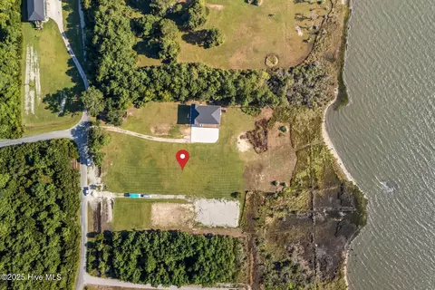 207 Willet Dr, Beaufort, NC 28516