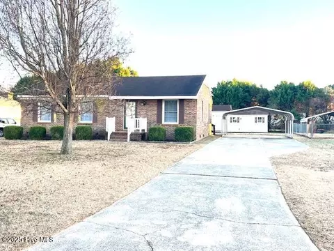 703 Davis Dr, Tarboro, NC 27886